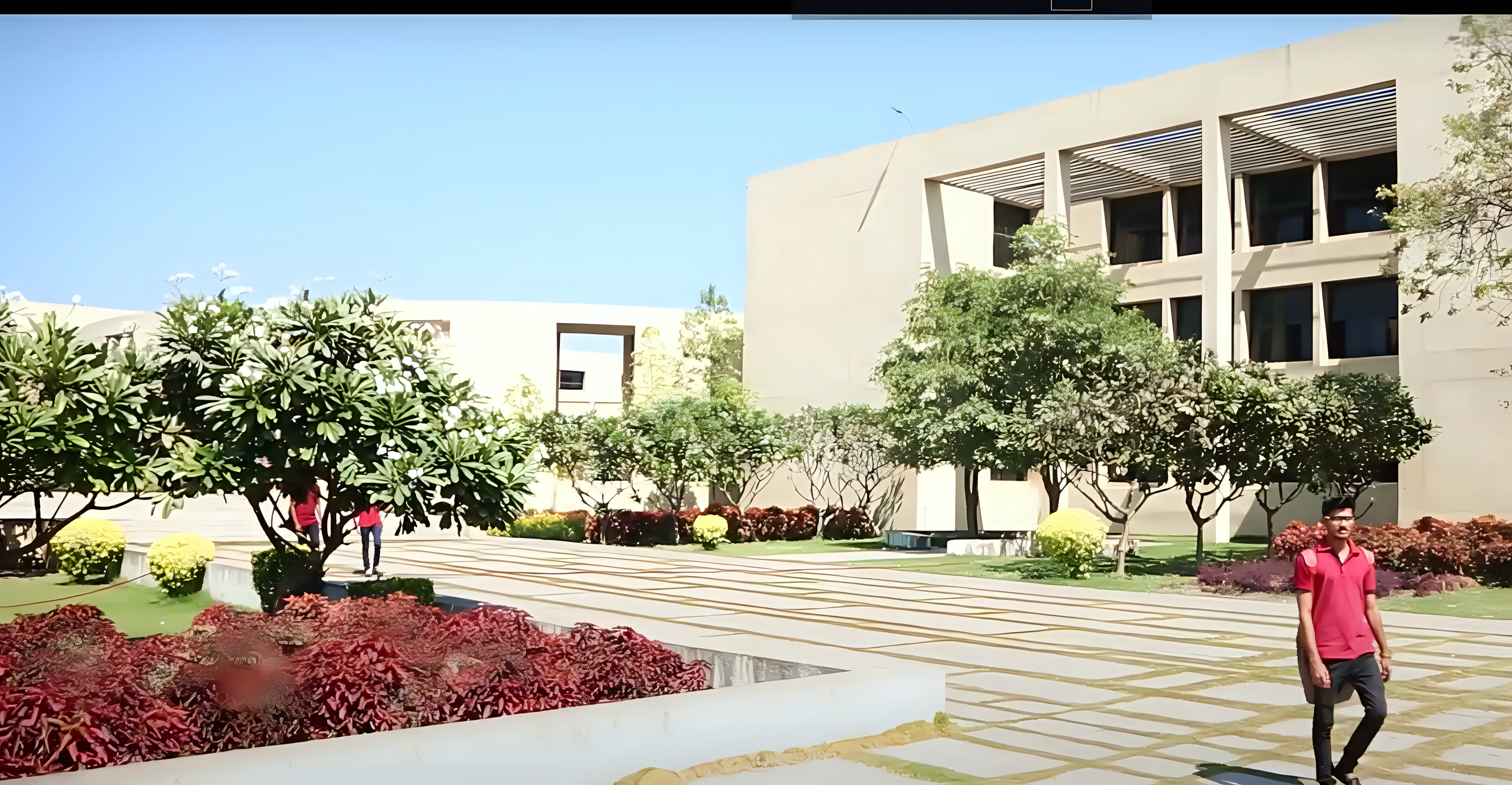 Dr. Subhash University Junagadh campus photo 4